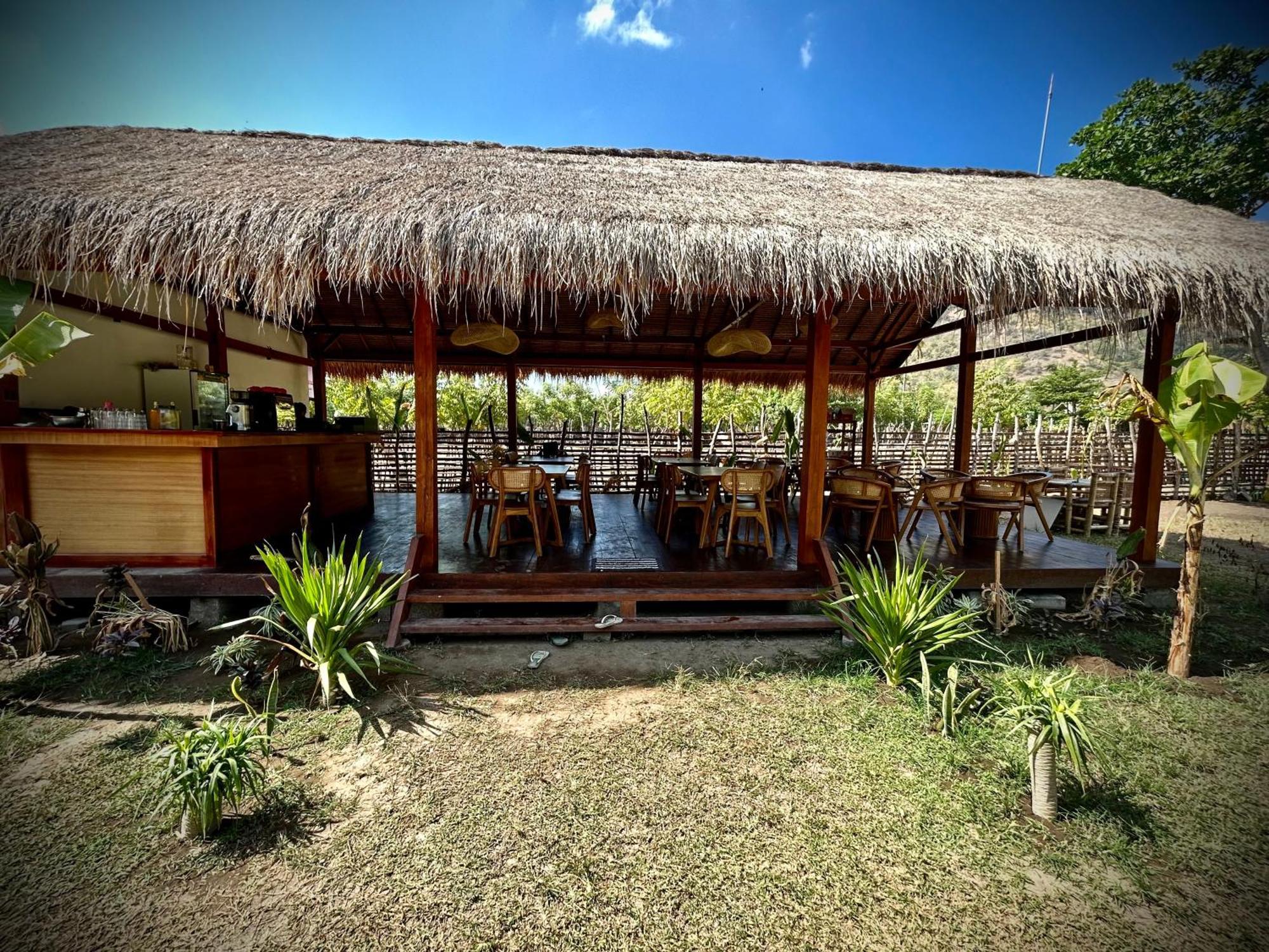 Damai Bungalows Maluk Extérieur photo