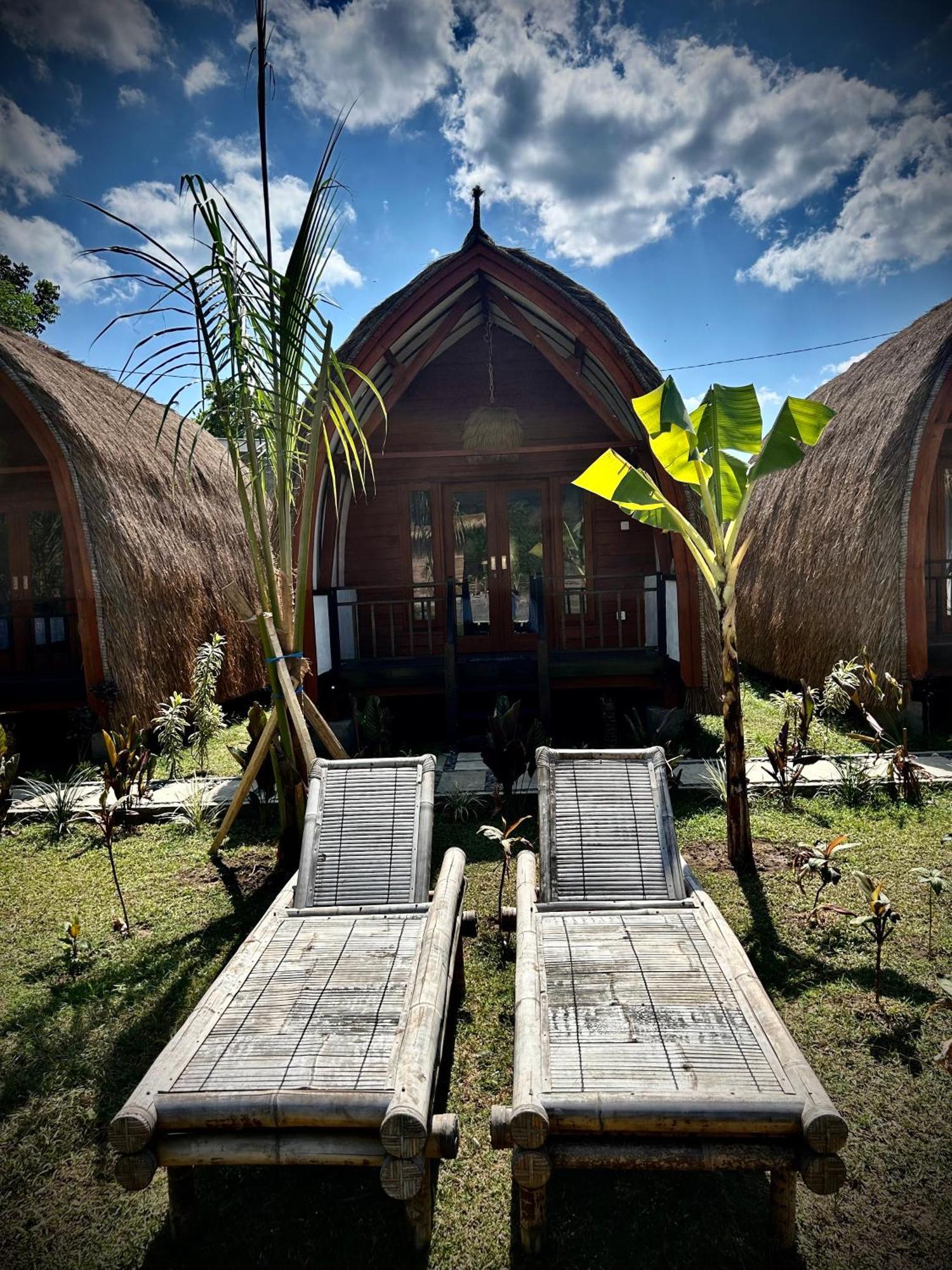 Damai Bungalows Maluk Extérieur photo