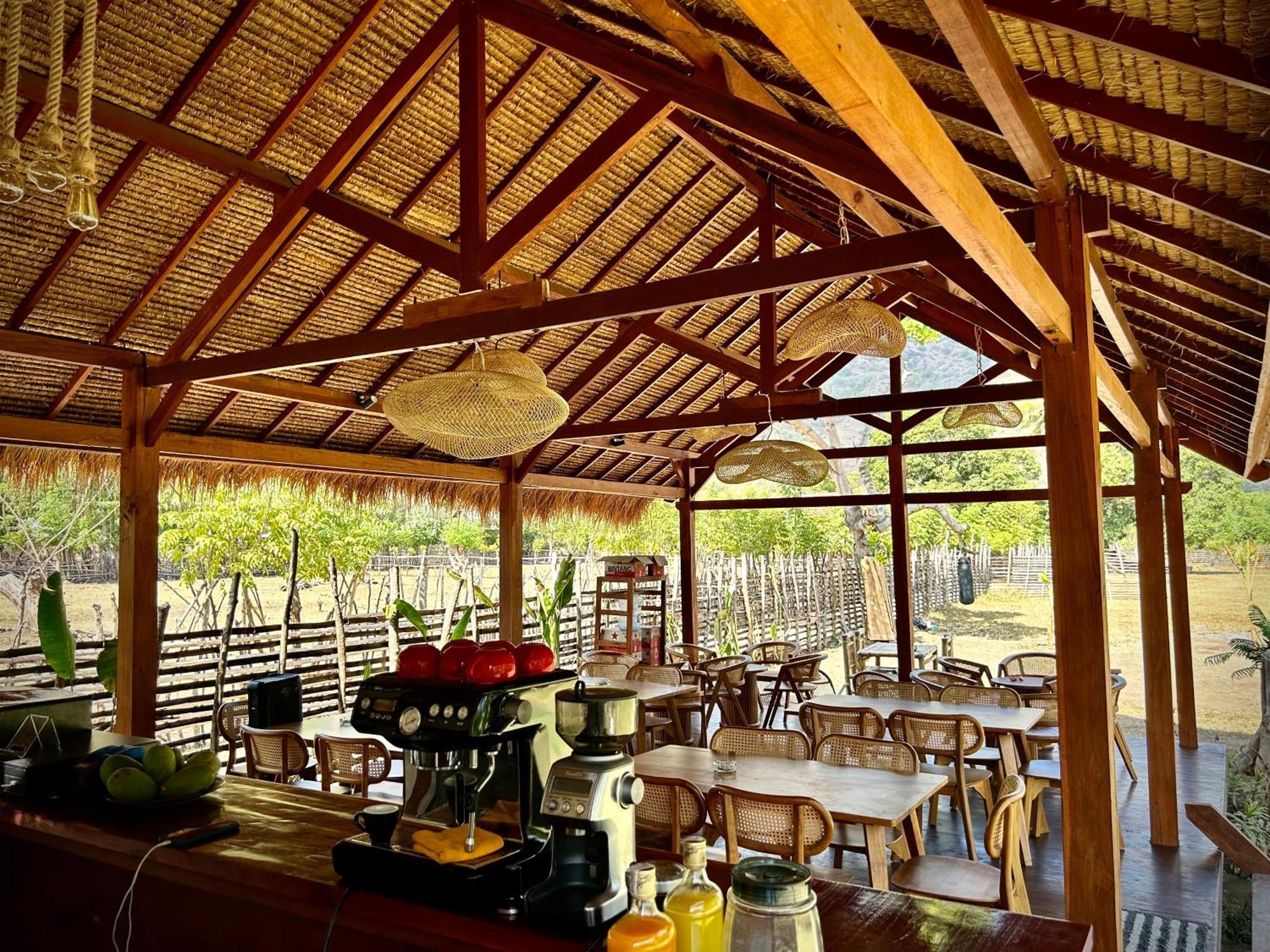 Damai Bungalows Maluk Extérieur photo